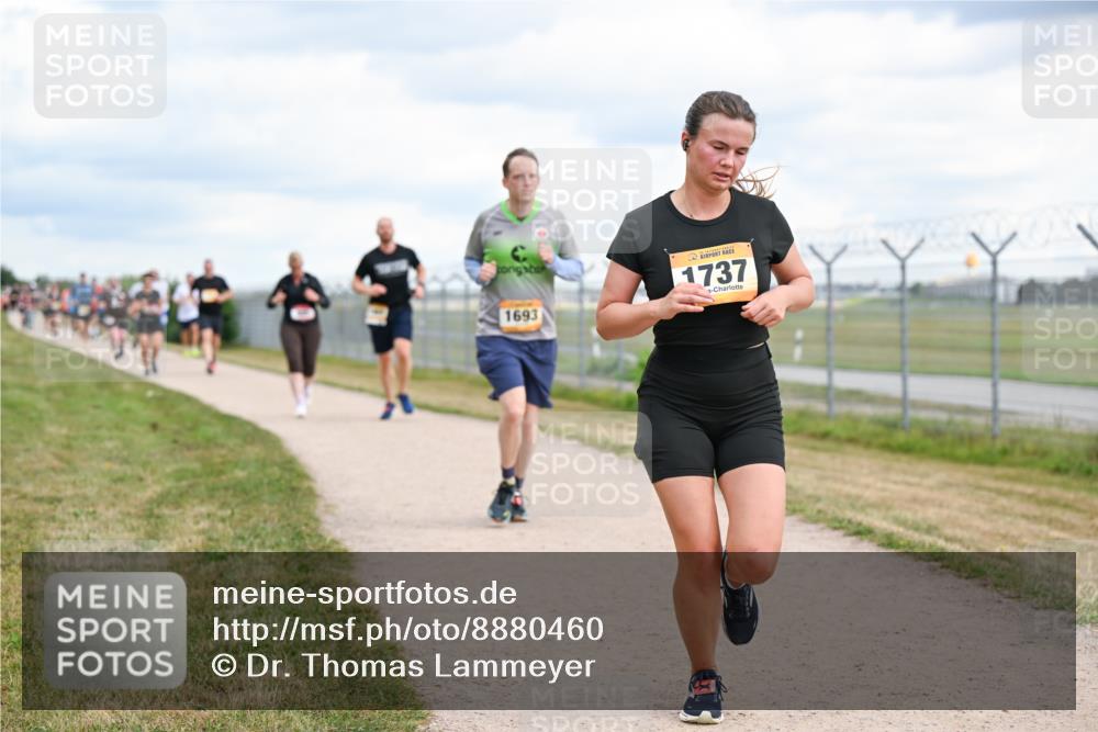 14.09.2025 - Airport Race Dr. Thomas Lammeyer http://msf.ph/oto/8880460 14.09.2025 12:30:50 Laufen 1693, 1737 meine-sportfotos.de
