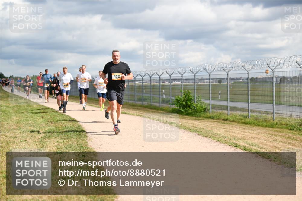 14.09.2025 - Airport Race Dr. Thomas Lammeyer http://msf.ph/oto/8880521 14.09.2025 12:30:57 Laufen 4078, 4079, 4080, 432 meine-sportfotos.de