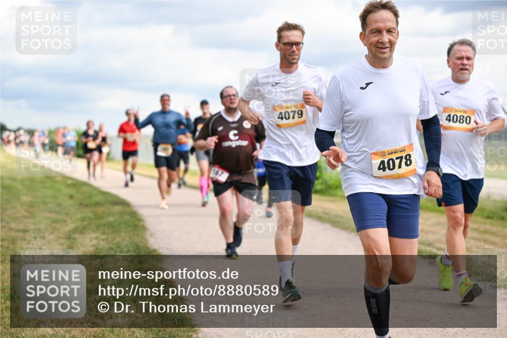14.09.2025 - Airport Race Dr. Thomas Lammeyer http://msf.ph/oto/8880589 14.09.2025 12:31:04 Laufen 4079, 471, 4078, 4080 meine-sportfotos.de