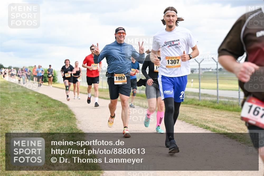 14.09.2025 - Airport Race Dr. Thomas Lammeyer http://msf.ph/oto/8880613 14.09.2025 12:31:07 Laufen 1208, 1982, 1982, 447, 1307, 2, 167 meine-sportfotos.de