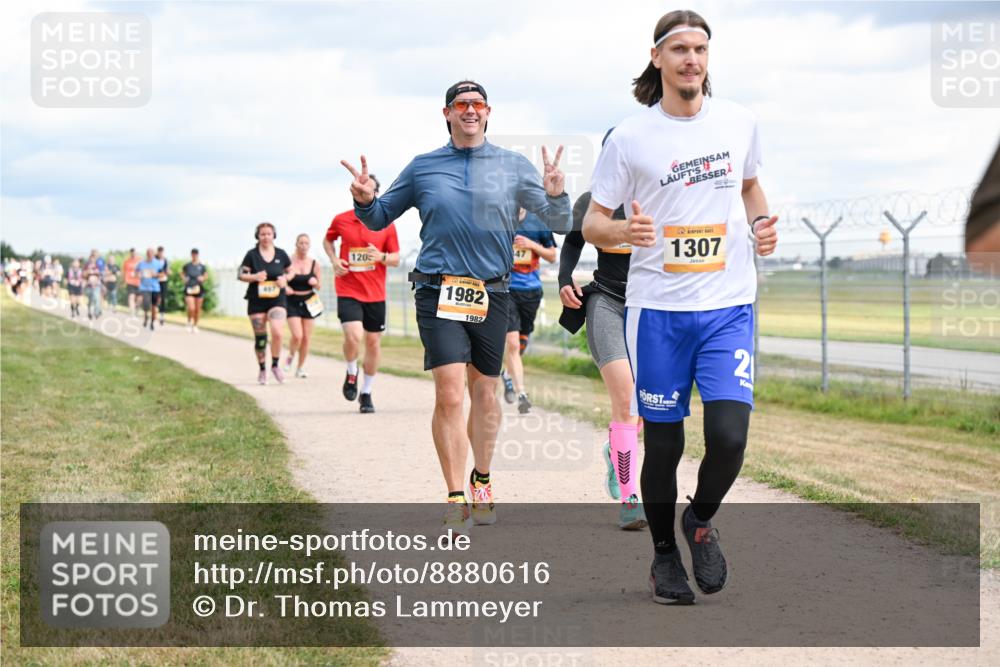 14.09.2025 - Airport Race Dr. Thomas Lammeyer http://msf.ph/oto/8880616 14.09.2025 12:31:07 Laufen 120, 1982, 1982, 47, 101, 1307 meine-sportfotos.de