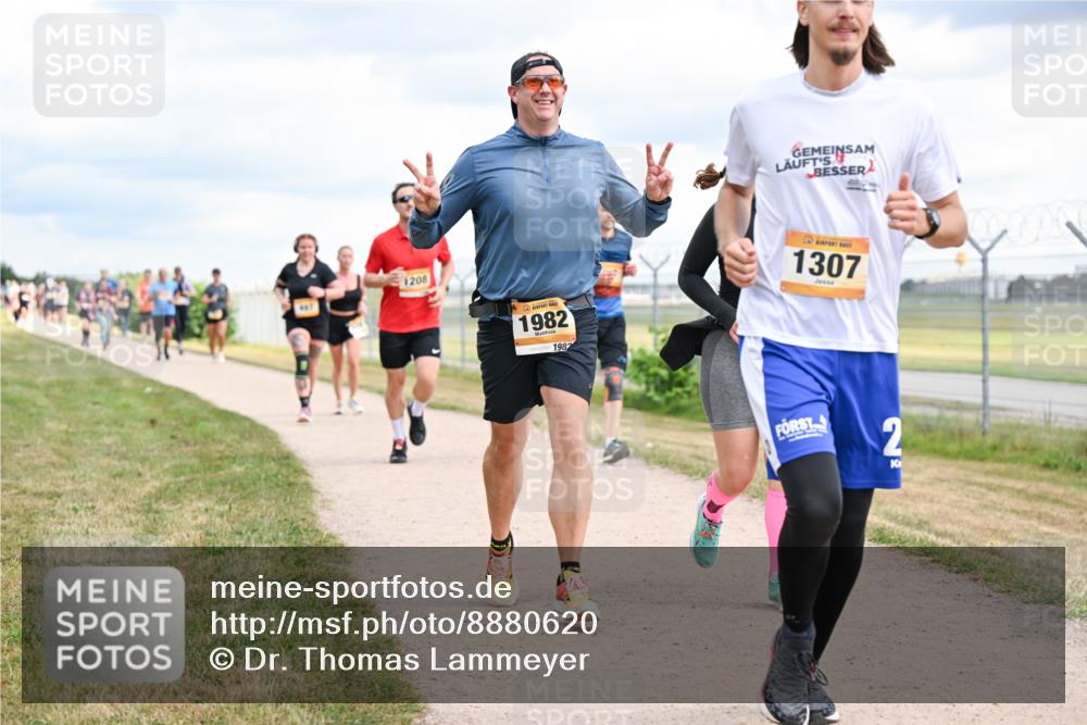 14.09.2025 - Airport Race Dr. Thomas Lammeyer http://msf.ph/oto/8880620 14.09.2025 12:31:08 Laufen 1208, 1982, 1982, 1307, 2 meine-sportfotos.de