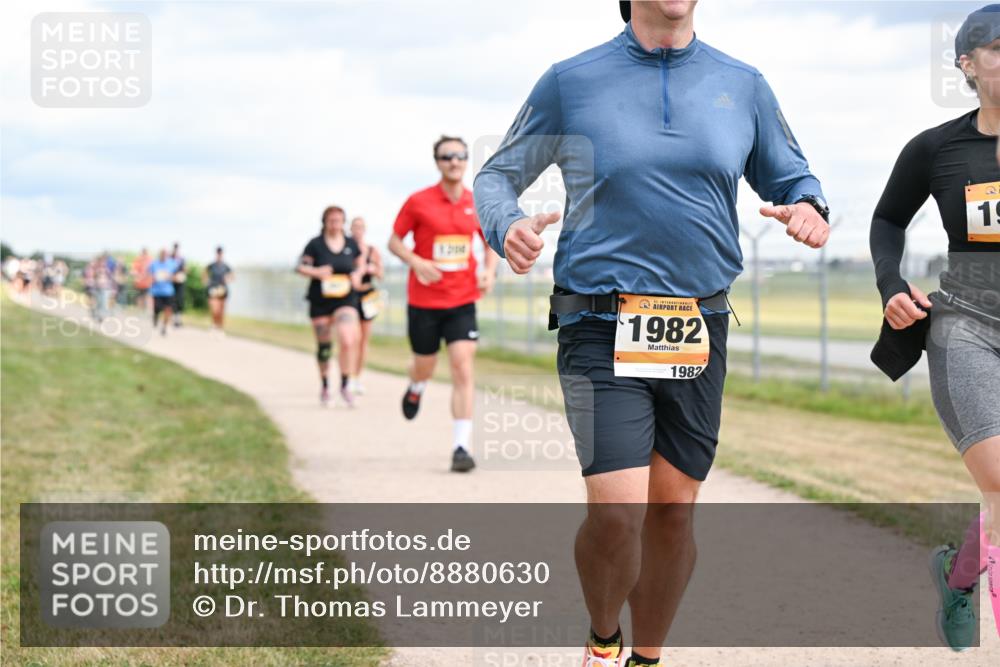 14.09.2025 - Airport Race Dr. Thomas Lammeyer http://msf.ph/oto/8880630 14.09.2025 12:31:09 Laufen 1982, 1982, 19 meine-sportfotos.de