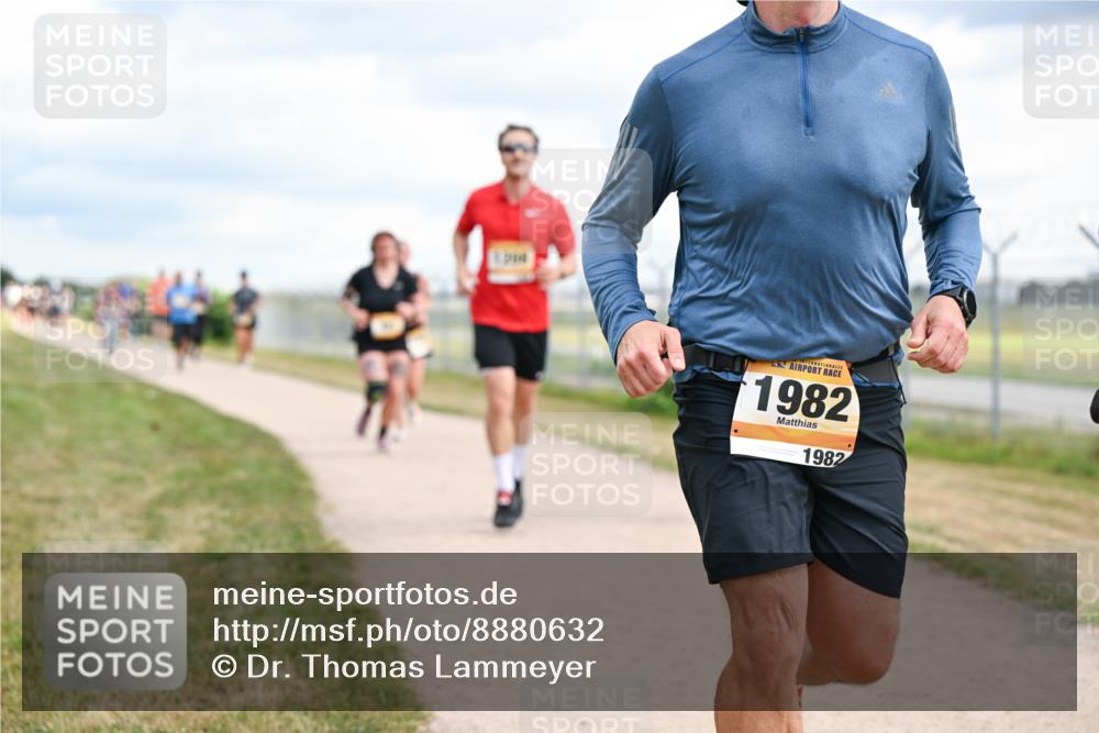 14.09.2025 - Airport Race Dr. Thomas Lammeyer http://msf.ph/oto/8880632 14.09.2025 12:31:09 Laufen 1982, 1982 meine-sportfotos.de