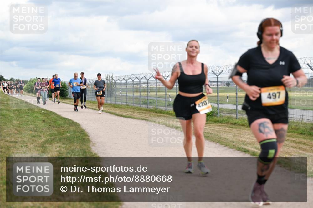 14.09.2025 - Airport Race Dr. Thomas Lammeyer http://msf.ph/oto/8880668 14.09.2025 12:31:12 Laufen 1180, 152, 4207, 497 meine-sportfotos.de
