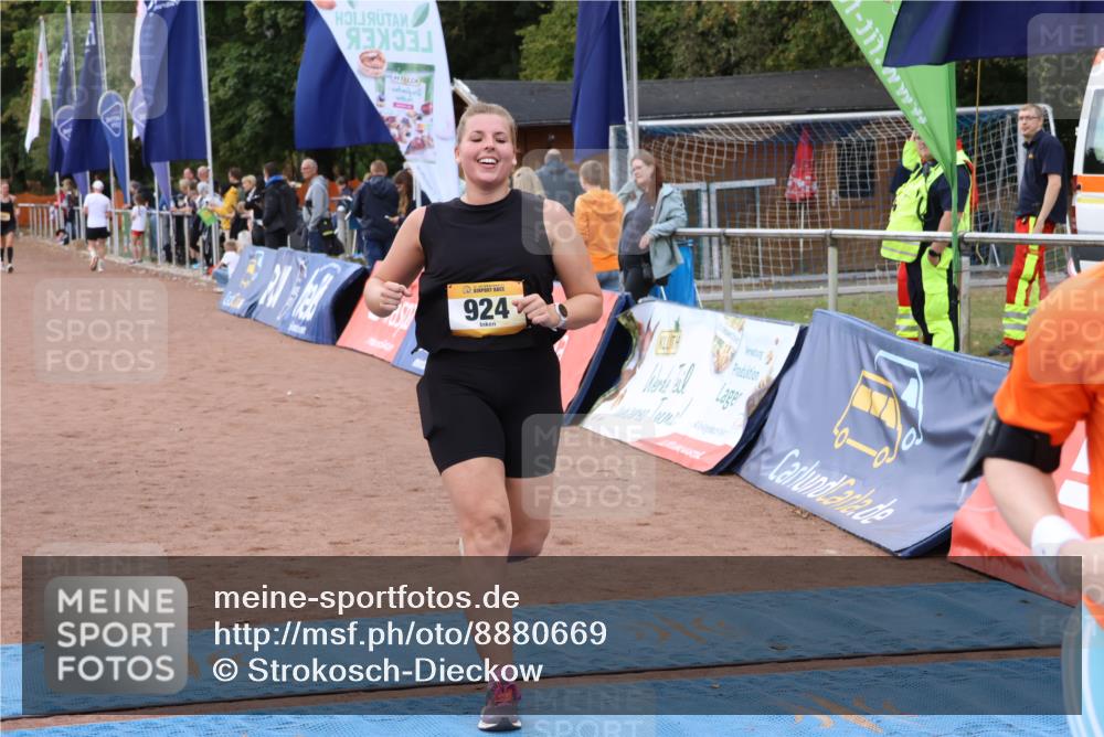 14.09.2025 - Airport Race Strokosch-Dieckow http://msf.ph/oto/8880669 14.09.2025 12:41:12 Ziel 924, 1151 meine-sportfotos.de