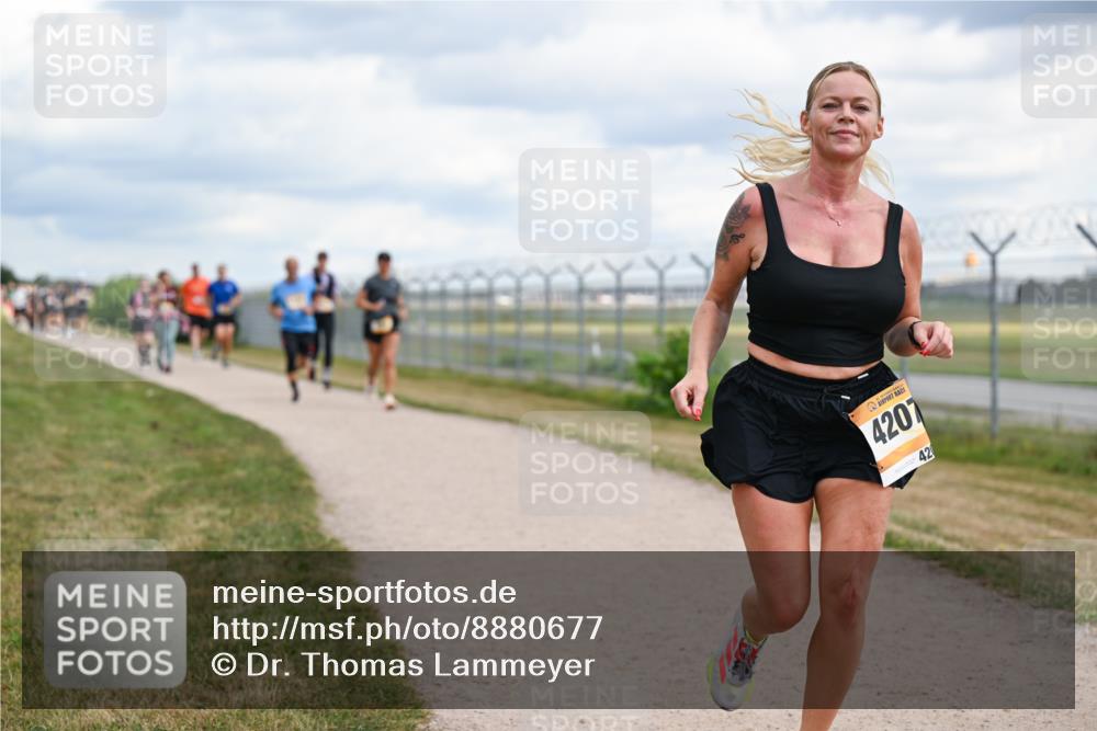 14.09.2025 - Airport Race Dr. Thomas Lammeyer http://msf.ph/oto/8880677 14.09.2025 12:31:13 Laufen 4207, 42 meine-sportfotos.de