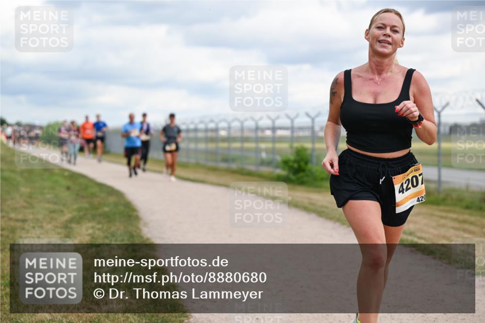 14.09.2025 - Airport Race Dr. Thomas Lammeyer http://msf.ph/oto/8880680 14.09.2025 12:31:13 Laufen 4207, 420 meine-sportfotos.de