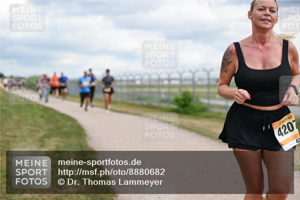 14.09.2025 - Airport Race Dr. Thomas Lammeyer http://msf.ph/oto/8880682 14.09.2025 12:31:14 Laufen 4207, 42 meine-sportfotos.de