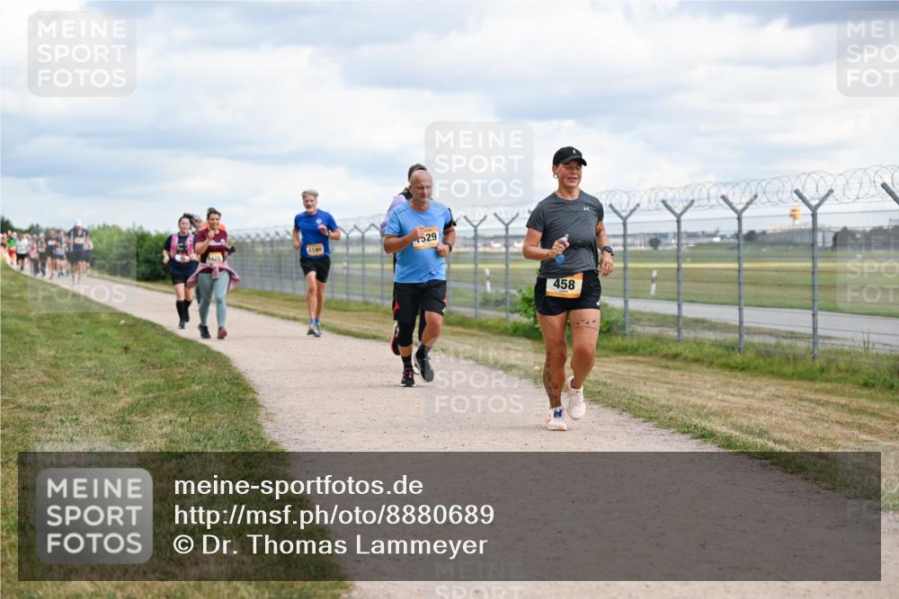 14.09.2025 - Airport Race Dr. Thomas Lammeyer http://msf.ph/oto/8880689 14.09.2025 12:31:18 Laufen 1180, 529, 458 meine-sportfotos.de