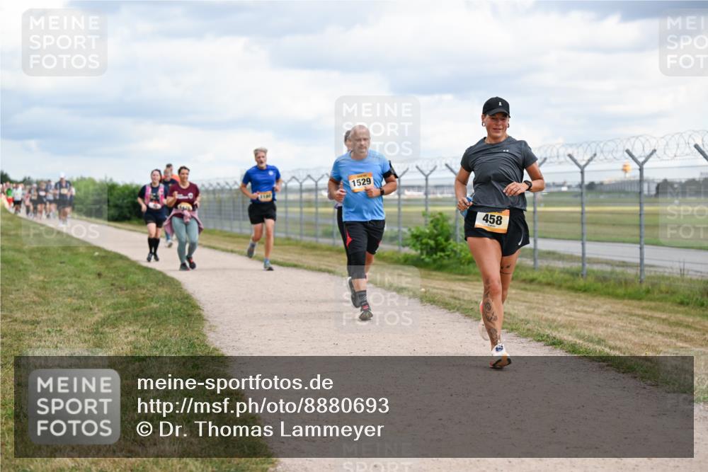 14.09.2025 - Airport Race Dr. Thomas Lammeyer http://msf.ph/oto/8880693 14.09.2025 12:31:19 Laufen 1529, 458 meine-sportfotos.de