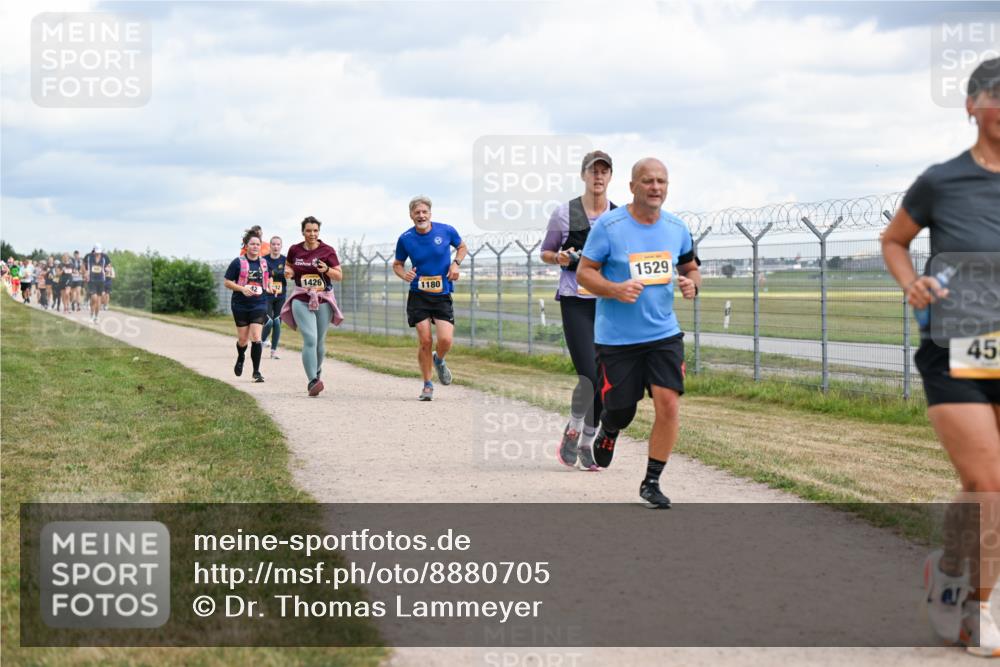 14.09.2025 - Airport Race Dr. Thomas Lammeyer http://msf.ph/oto/8880705 14.09.2025 12:31:20 Laufen 1426, 1529, 1180, 45 meine-sportfotos.de
