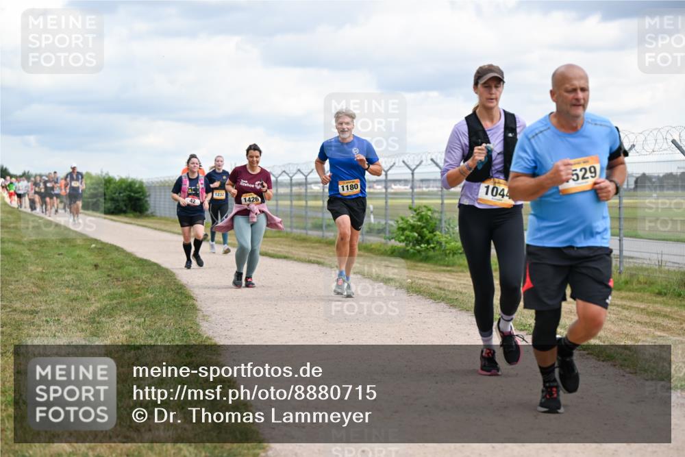 14.09.2025 - Airport Race Dr. Thomas Lammeyer http://msf.ph/oto/8880715 14.09.2025 12:31:21 Laufen 1180, 1232, 1426, 1044, 529 meine-sportfotos.de