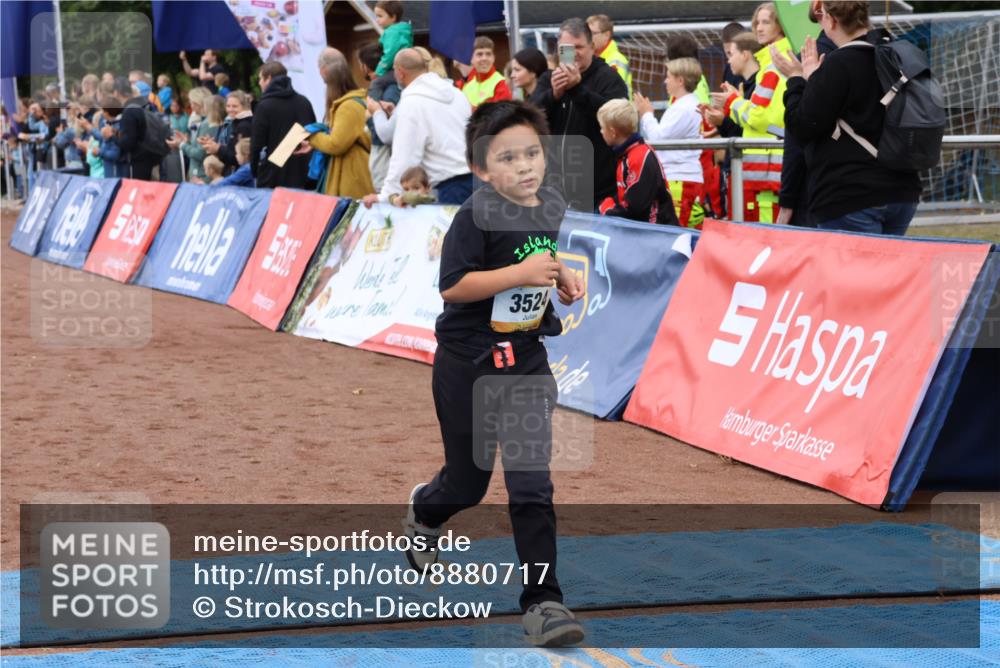 14.09.2025 - Airport Race Strokosch-Dieckow http://msf.ph/oto/8880717 14.09.2025 10:10:26 Ziel 3165, 3372, 3435, 3524, 3544, 3548, 3705 meine-sportfotos.de