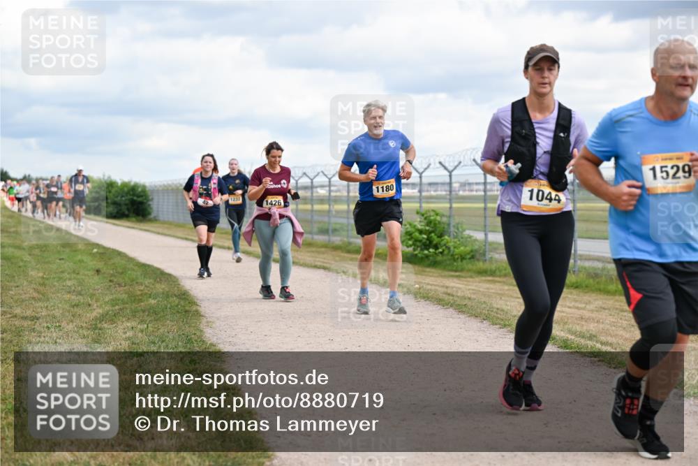14.09.2025 - Airport Race Dr. Thomas Lammeyer http://msf.ph/oto/8880719 14.09.2025 12:31:21 Laufen 1232, 1426, 1180, 1529, 1044 meine-sportfotos.de