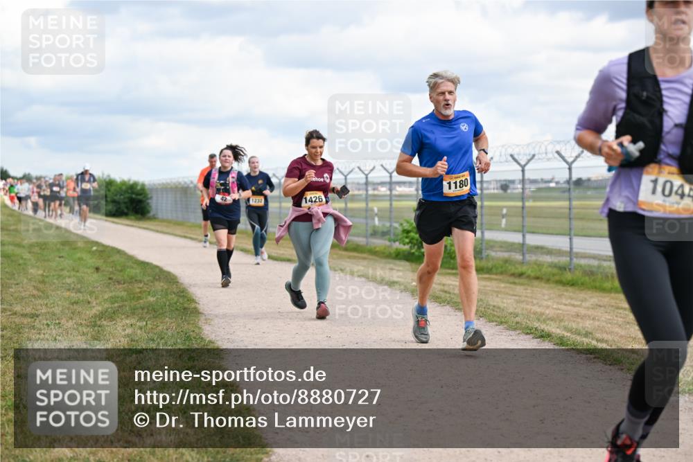 14.09.2025 - Airport Race Dr. Thomas Lammeyer http://msf.ph/oto/8880727 14.09.2025 12:31:22 Laufen 1180, 1045, 42, 1232, 1426 meine-sportfotos.de
