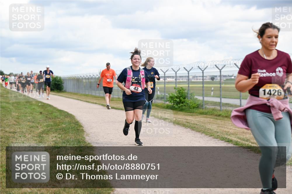 14.09.2025 - Airport Race Dr. Thomas Lammeyer http://msf.ph/oto/8880751 14.09.2025 12:31:25 Laufen 12, 42, 1426 meine-sportfotos.de