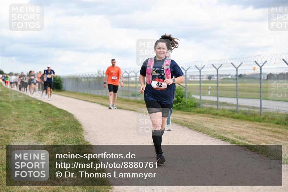 14.09.2025 - Airport Race Dr. Thomas Lammeyer http://msf.ph/oto/8880761 14.09.2025 12:31:26 Laufen 42 meine-sportfotos.de