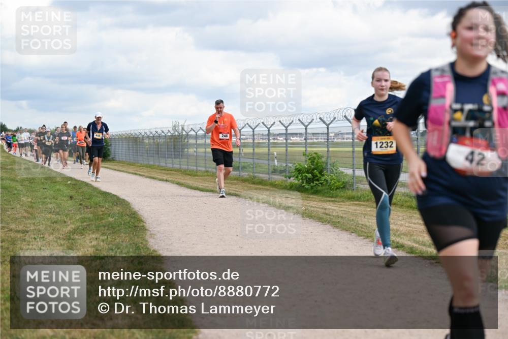 14.09.2025 - Airport Race Dr. Thomas Lammeyer http://msf.ph/oto/8880772 14.09.2025 12:31:27 Laufen 246, 1232, 42 meine-sportfotos.de