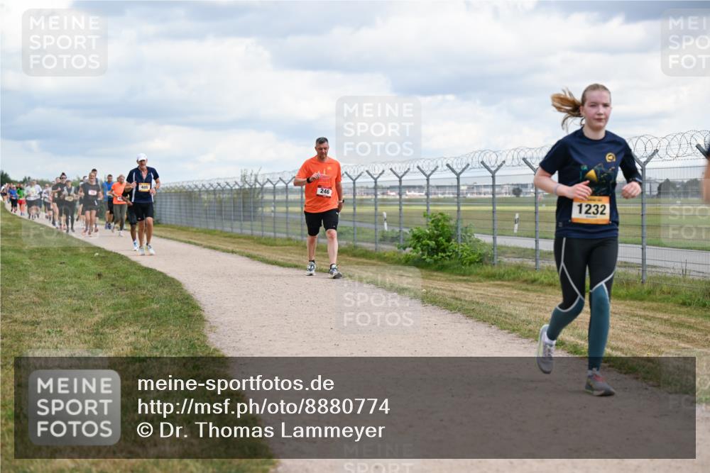 14.09.2025 - Airport Race Dr. Thomas Lammeyer http://msf.ph/oto/8880774 14.09.2025 12:31:28 Laufen 246, 1232 meine-sportfotos.de