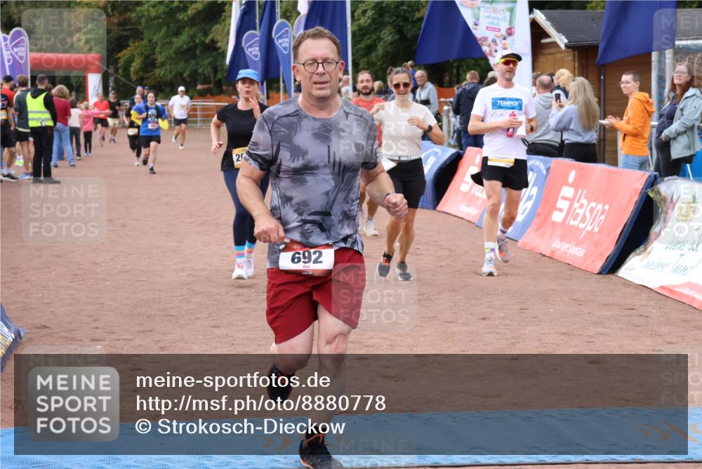 14.09.2025 - Airport Race Strokosch-Dieckow http://msf.ph/oto/8880778 14.09.2025 12:41:38 Ziel 692, 693, 1009, 2008, 2024 meine-sportfotos.de