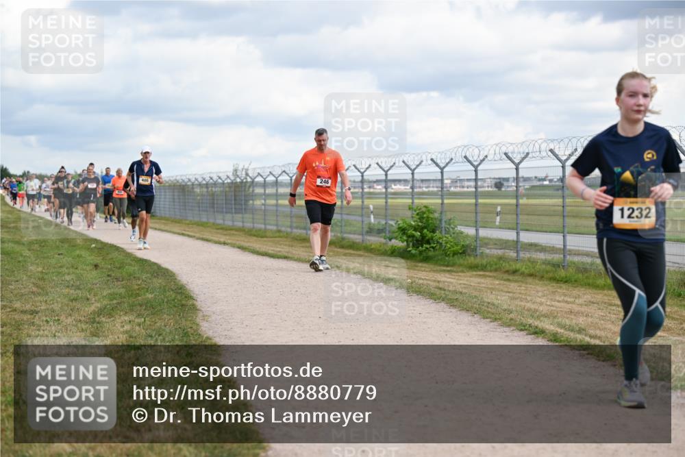 14.09.2025 - Airport Race Dr. Thomas Lammeyer http://msf.ph/oto/8880779 14.09.2025 12:31:28 Laufen 246, 486, 1232 meine-sportfotos.de