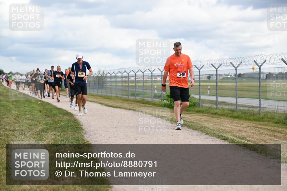 14.09.2025 - Airport Race Dr. Thomas Lammeyer http://msf.ph/oto/8880791 14.09.2025 12:31:31 Laufen 486, 246 meine-sportfotos.de