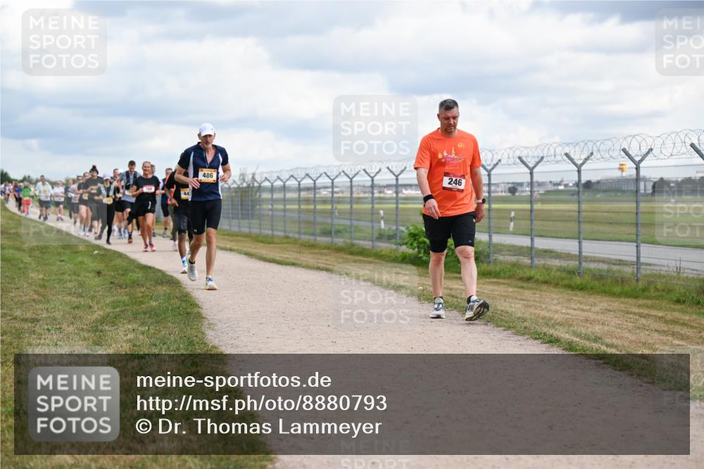 14.09.2025 - Airport Race Dr. Thomas Lammeyer http://msf.ph/oto/8880793 14.09.2025 12:31:32 Laufen 246, 486 meine-sportfotos.de