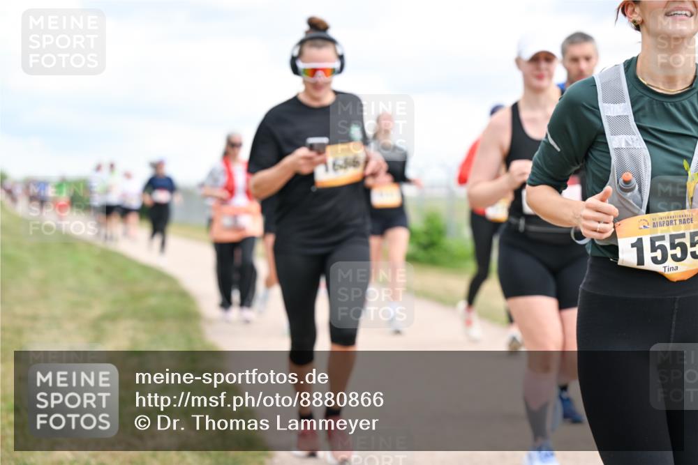 14.09.2025 - Airport Race Dr. Thomas Lammeyer http://msf.ph/oto/8880866 14.09.2025 12:31:42 Laufen 686, 42, 1555 meine-sportfotos.de