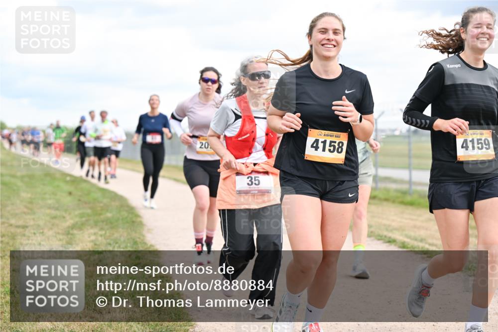 14.09.2025 - Airport Race Dr. Thomas Lammeyer http://msf.ph/oto/8880884 14.09.2025 12:31:45 Laufen 20, 51, 35, 4158, 4159 meine-sportfotos.de