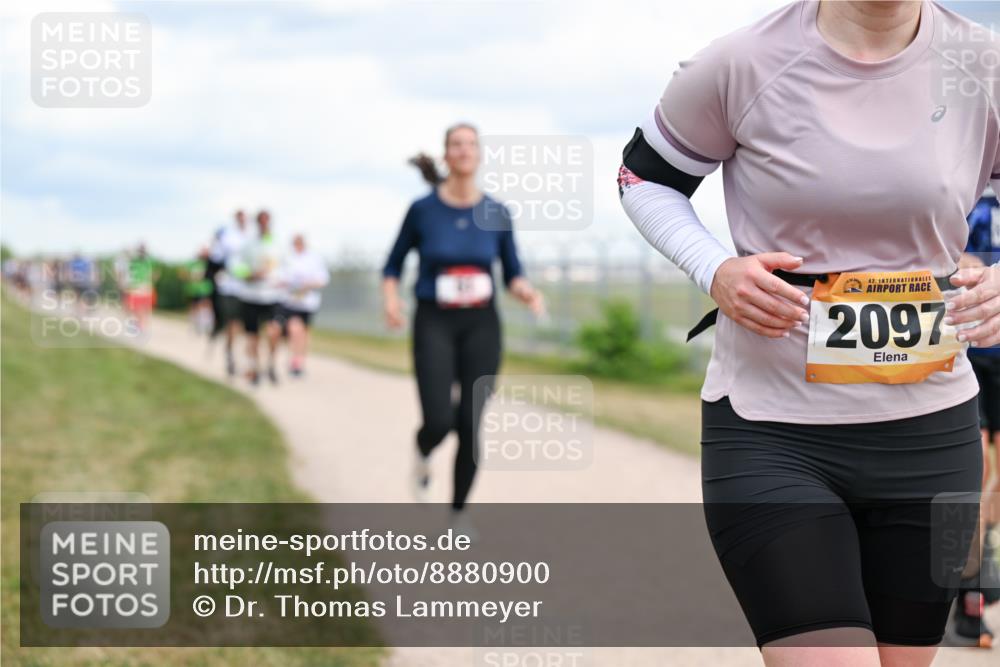 14.09.2025 - Airport Race Dr. Thomas Lammeyer http://msf.ph/oto/8880900 14.09.2025 12:31:47 Laufen 42, 2097 meine-sportfotos.de