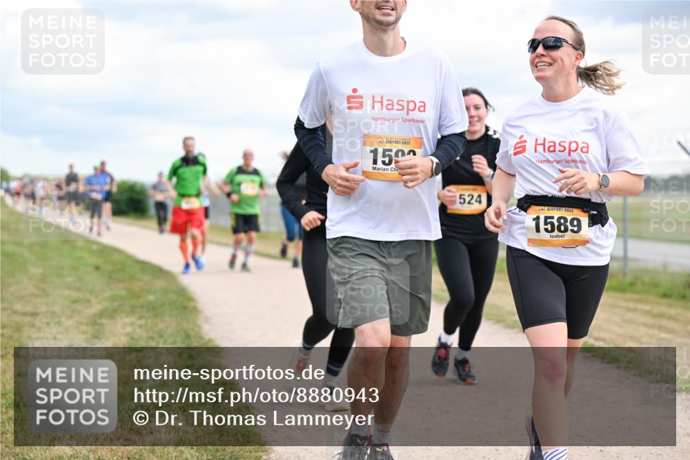 14.09.2025 - Airport Race Dr. Thomas Lammeyer http://msf.ph/oto/8880943 14.09.2025 12:31:54 Laufen 15, 524, 1589 meine-sportfotos.de
