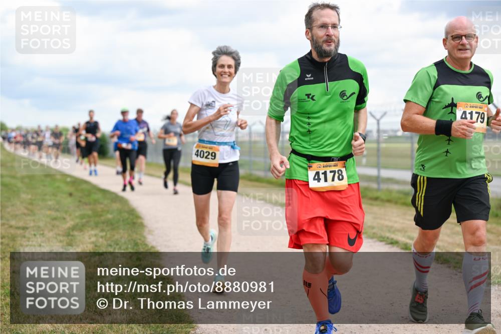 14.09.2025 - Airport Race Dr. Thomas Lammeyer http://msf.ph/oto/8880981 14.09.2025 12:31:59 Laufen 4179, 4029, 4178, 32 meine-sportfotos.de