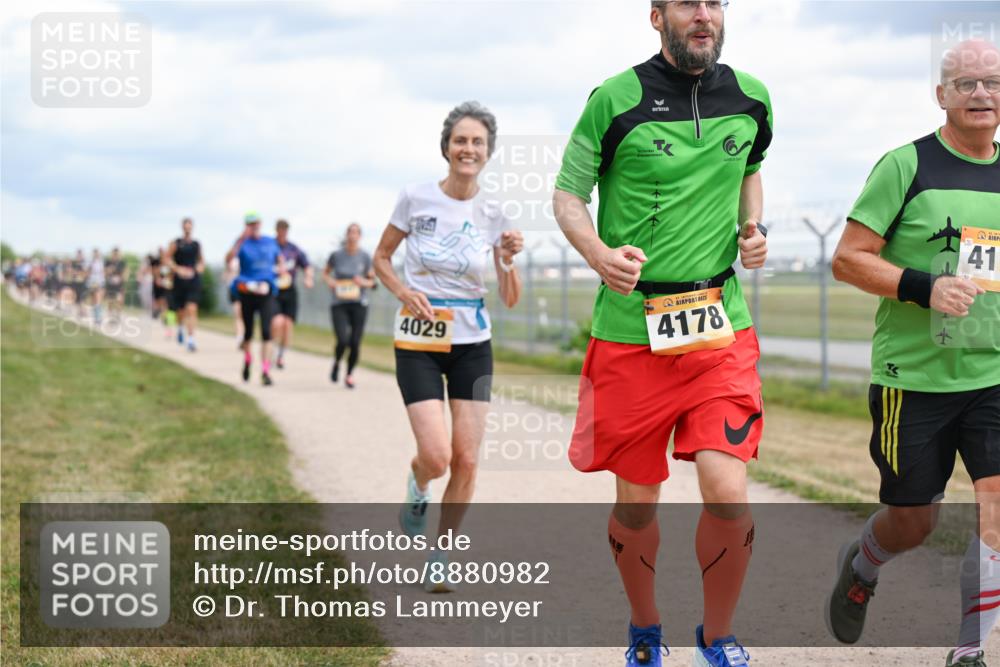 14.09.2025 - Airport Race Dr. Thomas Lammeyer http://msf.ph/oto/8880982 14.09.2025 12:31:59 Laufen 4029, 4178, 41 meine-sportfotos.de