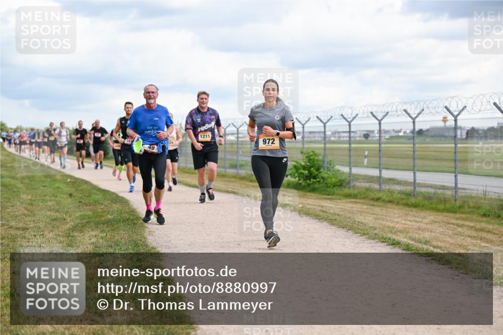 14.09.2025 - Airport Race Dr. Thomas Lammeyer http://msf.ph/oto/8880997 14.09.2025 12:32:02 Laufen 49, 24, 1215, 972 meine-sportfotos.de