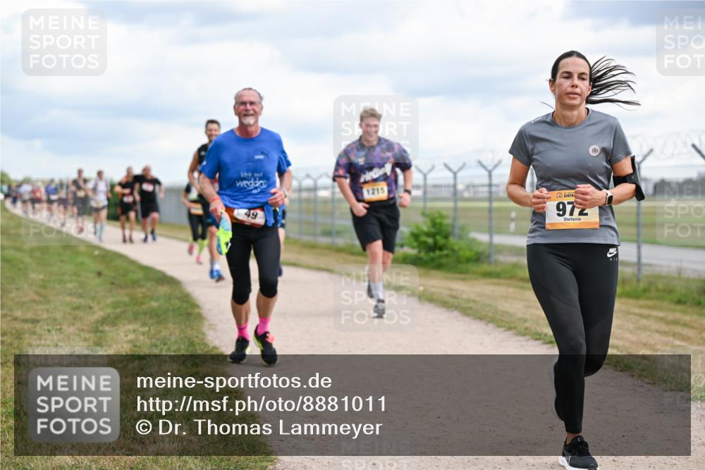 14.09.2025 - Airport Race Dr. Thomas Lammeyer http://msf.ph/oto/8881011 14.09.2025 12:32:03 Laufen 49, 1215, 972, 8 meine-sportfotos.de