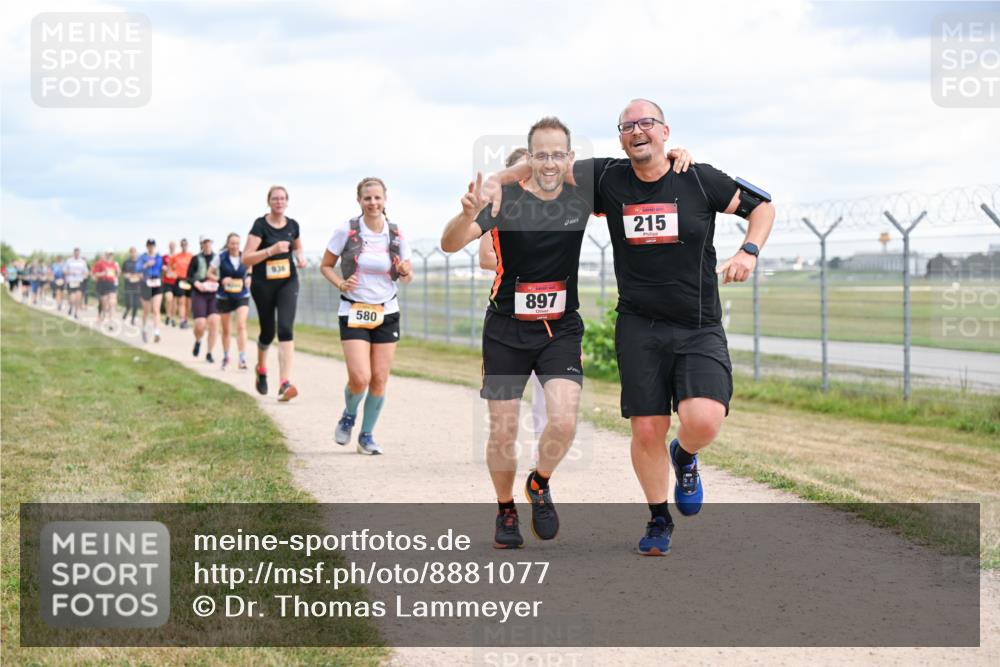 14.09.2025 - Airport Race Dr. Thomas Lammeyer http://msf.ph/oto/8881077 14.09.2025 12:32:11 Laufen 897, 580, 215 meine-sportfotos.de