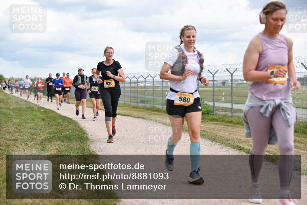 14.09.2025 - Airport Race Dr. Thomas Lammeyer http://msf.ph/oto/8881093 14.09.2025 12:32:13 Laufen 4204, 936, 580 meine-sportfotos.de