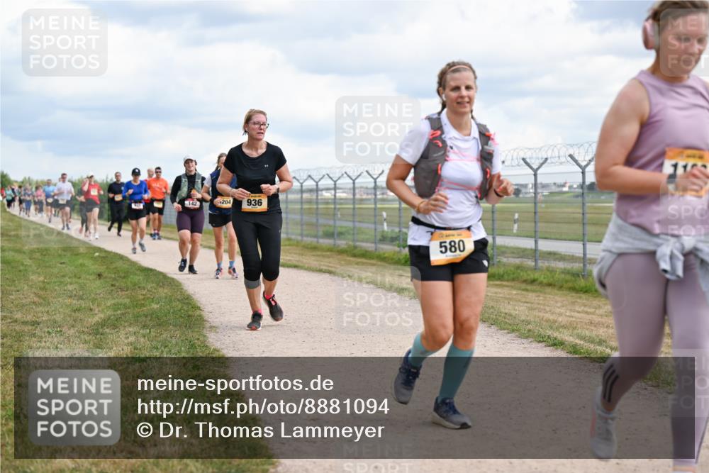 14.09.2025 - Airport Race Dr. Thomas Lammeyer http://msf.ph/oto/8881094 14.09.2025 12:32:13 Laufen 142, 204, 936, 580 meine-sportfotos.de