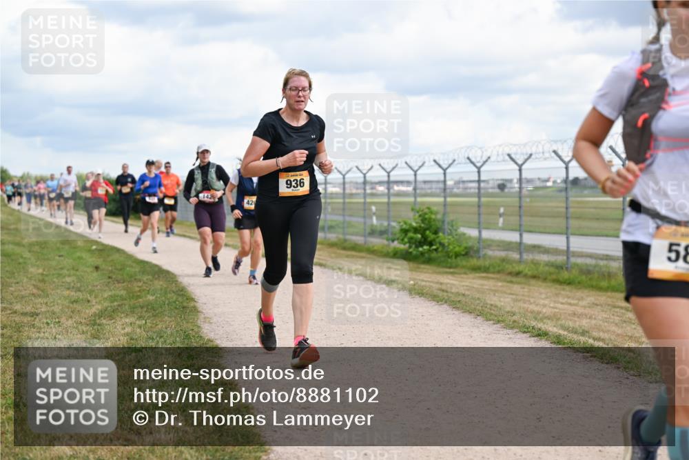 14.09.2025 - Airport Race Dr. Thomas Lammeyer http://msf.ph/oto/8881102 14.09.2025 12:32:14 Laufen 142, 420, 936, 58 meine-sportfotos.de