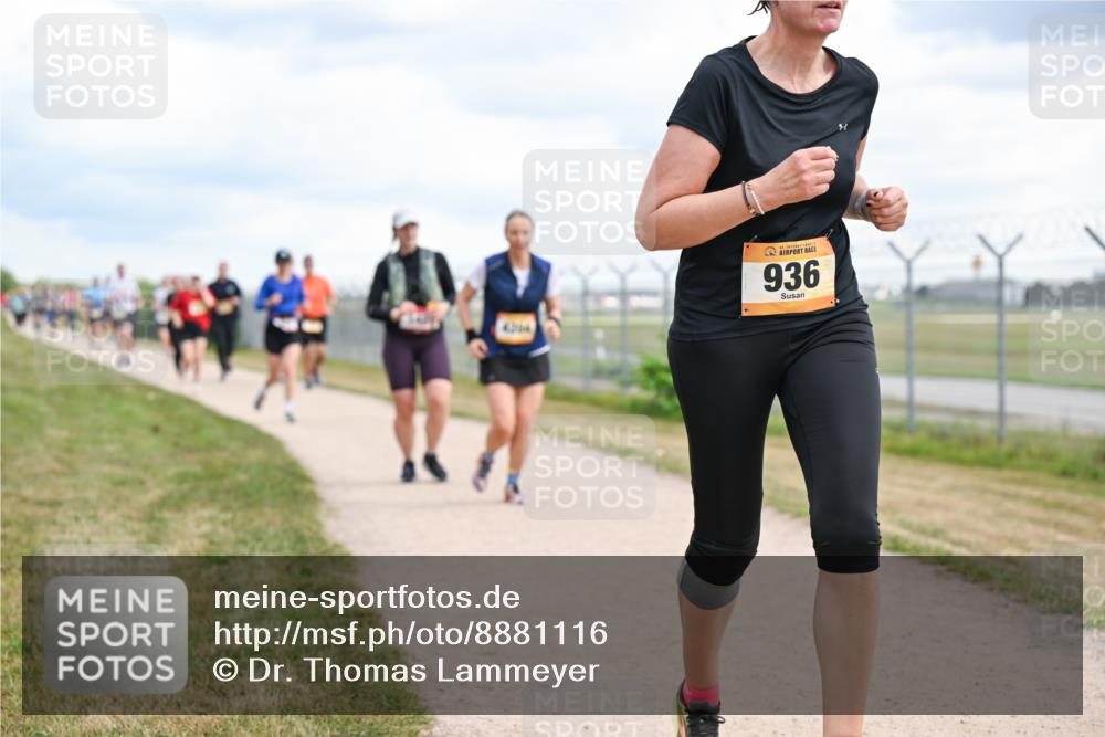 14.09.2025 - Airport Race Dr. Thomas Lammeyer http://msf.ph/oto/8881116 14.09.2025 12:32:16 Laufen 936 meine-sportfotos.de