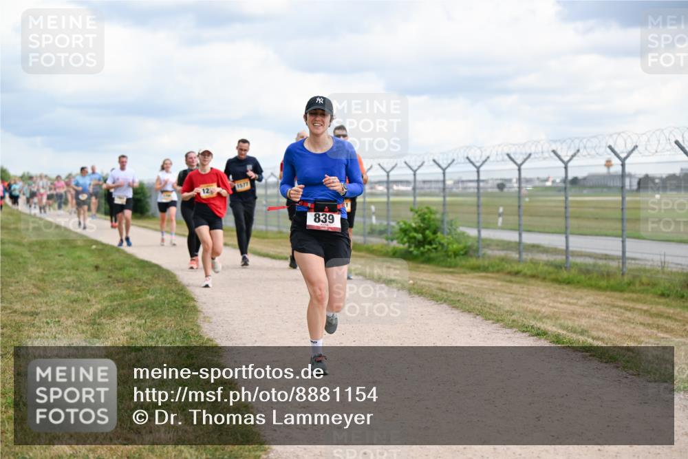14.09.2025 - Airport Race Dr. Thomas Lammeyer http://msf.ph/oto/8881154 14.09.2025 12:32:21 Laufen 12, 1577, 839 meine-sportfotos.de