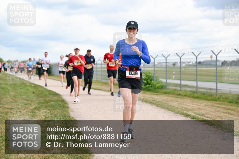 14.09.2025 - Airport Race Dr. Thomas Lammeyer http://msf.ph/oto/8881159 14.09.2025 12:32:21 Laufen 1214, 4223, 839 meine-sportfotos.de