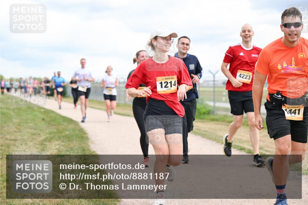 14.09.2025 - Airport Race Dr. Thomas Lammeyer http://msf.ph/oto/8881187 14.09.2025 12:32:25 Laufen 1214, 4223, 441 meine-sportfotos.de