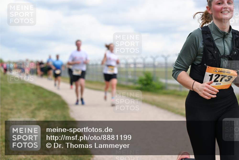 14.09.2025 - Airport Race Dr. Thomas Lammeyer http://msf.ph/oto/8881199 14.09.2025 12:32:26 Laufen 42, 1273 meine-sportfotos.de