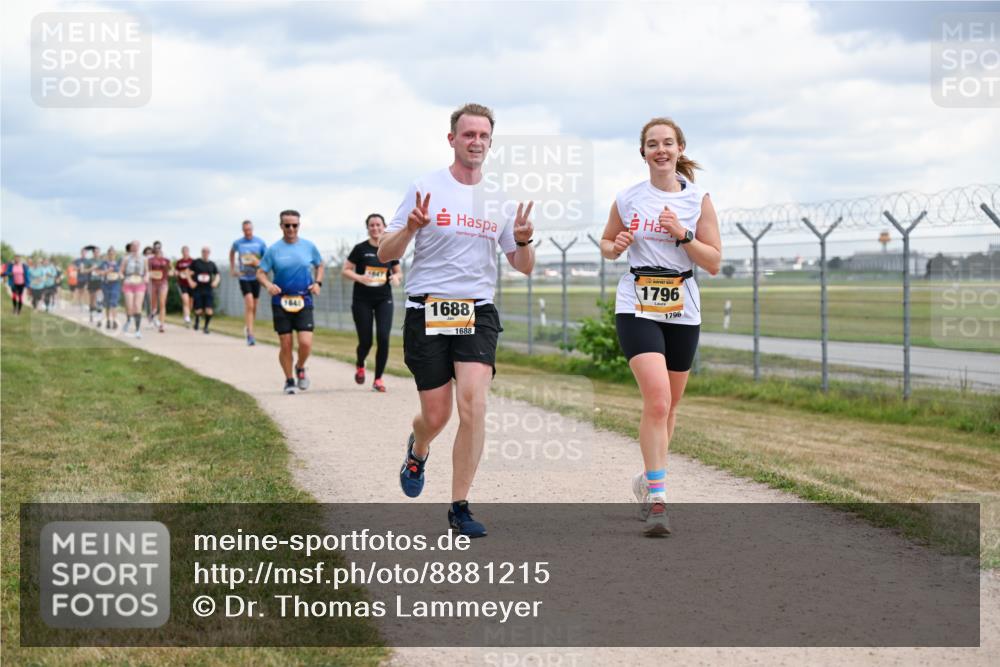 14.09.2025 - Airport Race Dr. Thomas Lammeyer http://msf.ph/oto/8881215 14.09.2025 12:32:28 Laufen 1848, 5647, 1688, 1688, 1796, 1796 meine-sportfotos.de
