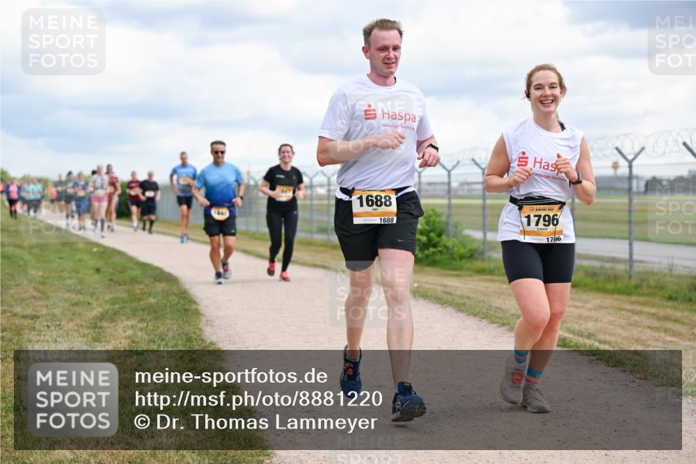 14.09.2025 - Airport Race Dr. Thomas Lammeyer http://msf.ph/oto/8881220 14.09.2025 12:32:29 Laufen 1688, 1688, 1796, 1796 meine-sportfotos.de