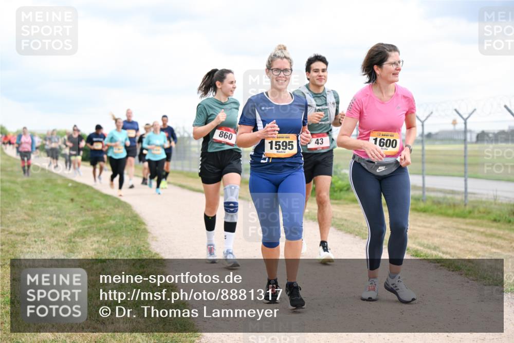 14.09.2025 - Airport Race Dr. Thomas Lammeyer http://msf.ph/oto/8881317 14.09.2025 12:32:42 Laufen 860, 1595, 43, 1600, 0 meine-sportfotos.de