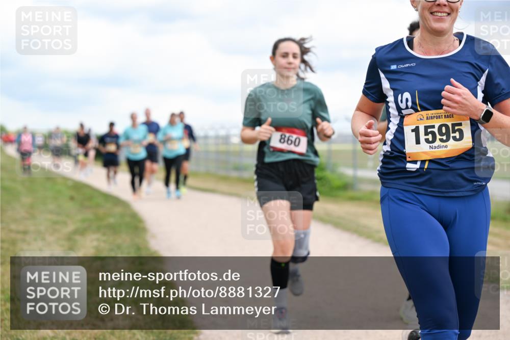 14.09.2025 - Airport Race Dr. Thomas Lammeyer http://msf.ph/oto/8881327 14.09.2025 12:32:43 Laufen 860, 42, 1595 meine-sportfotos.de