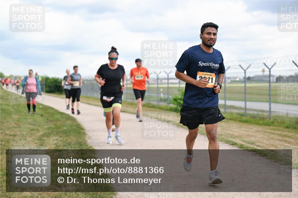 14.09.2025 - Airport Race Dr. Thomas Lammeyer http://msf.ph/oto/8881366 14.09.2025 12:32:51 Laufen 4216, 2211 meine-sportfotos.de
